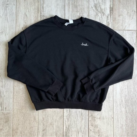 Divided | Smile Crewneck Sweatshirt - Picture 2 of 7